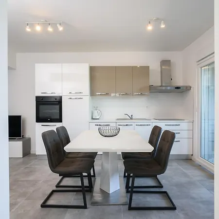 Апартаменты Franka Трогир